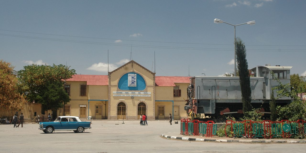 ‪Ragii Magalada Dirdhaba Ku gubay Hoyo Somaliyeed iyo Caruurteeda oo Maxkamad La Soo Tagaay‬