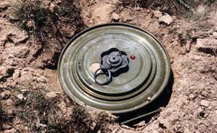 Somalia : Blast From Land Mine, Leaves Two Dead
